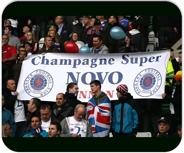 Champagne Super Nova: Celtic's Triumph over Rangers (2-1) - Rangers Fans Exultant Celebration