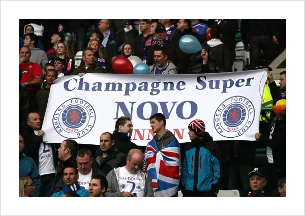 Champagne Super Nova: Celtic's Triumph over Rangers (2-1) - Rangers Fans Exultant Celebration