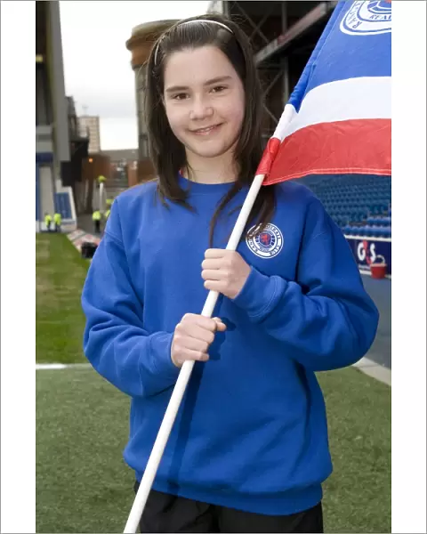 Rangers Football Club: Motherwell Saluted by Champions Guard of Honor Kids at Ibrox Stadium