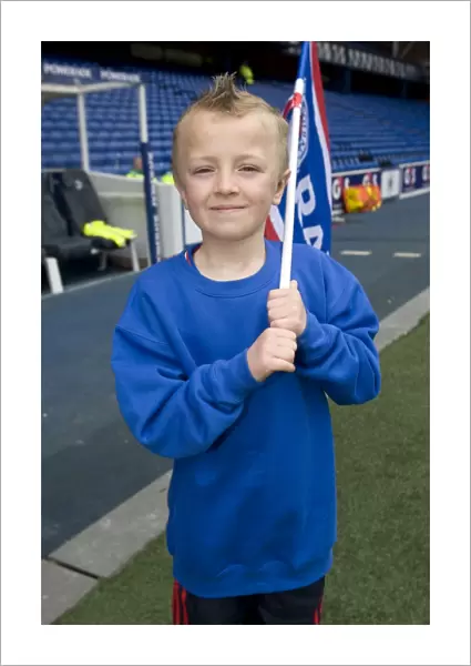 Rangers Football Club: SPL Champions Guard of Honor with Motherwell - Kids Celebration