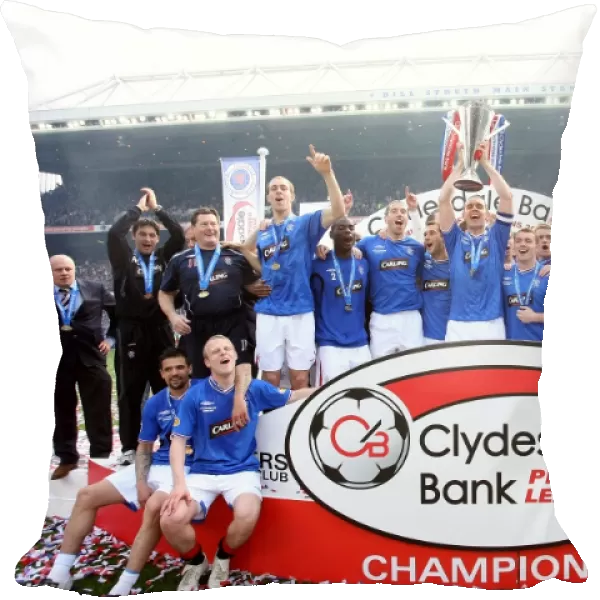 Rangers Football Club: SPL Champions 2012 - Celebrating Victory with Captain David Weir at Ibrox Stadium