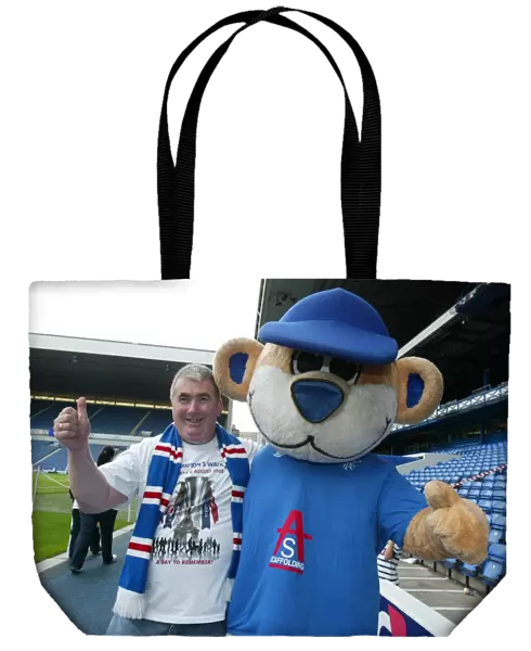 Rangers Football Club: Champions Walk 2010 - Fan Keith and Broxi Bear Support Charity
