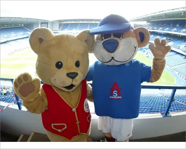 Rangers 2-1 Victory over Newcastle: A Bear's Perspective - Rangers Broxi Bear and Hamleys Bear Witness