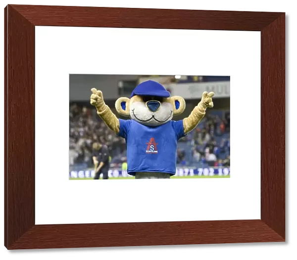 Rangers Glory: Broxi Bear Celebrates Historic 7-2 Victory over Dunfermline in the CIS Insurance Cup