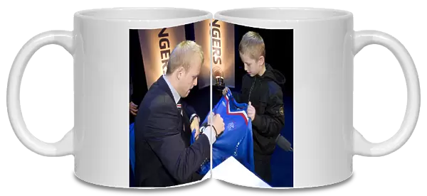 Rangers Football Club: Junior AGM 2010 - Steven Naismith Signing Session