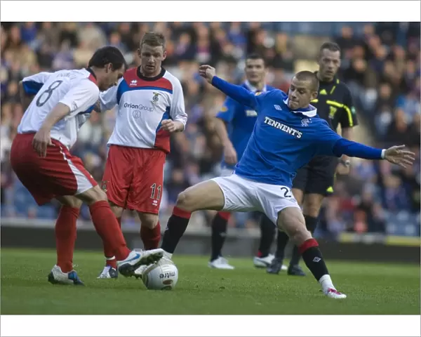 Rangers vs Inverness Caledonian Thistle: A Thrilling 1-1 Draw at Ibrox Stadium - Vladimir Weiss vs Russell Duncan