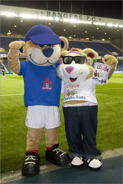Broxi Bear and Clyde 1 Cat: Witnessing Rangers 0-3 Defeat at Ibrox Stadium