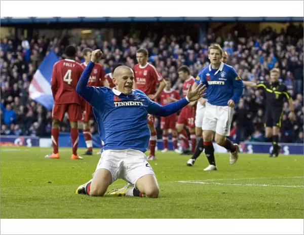 Thrilling Moment: Vladimir Weiss's Euphoric Goal Celebration (Rangers 2-0 Aberdeen, Clydesdale Bank Scottish Premier League)