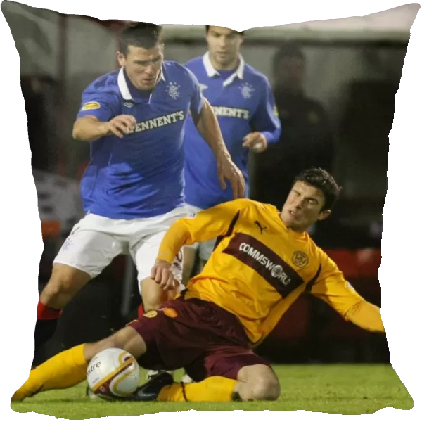 Motherwell vs Rangers: A Clash of Legends - McCulloch and Sutton in Action (4-1 Win for Rangers, Clydesdale Bank Scottish Premier League, Fir Park)