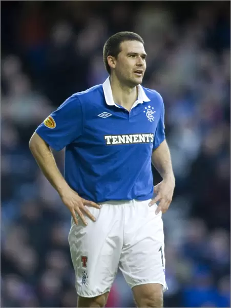 Rangers Dominance: David Healy's Hat-Trick Leads 6-0 Thrashing of Motherwell at Ibrox