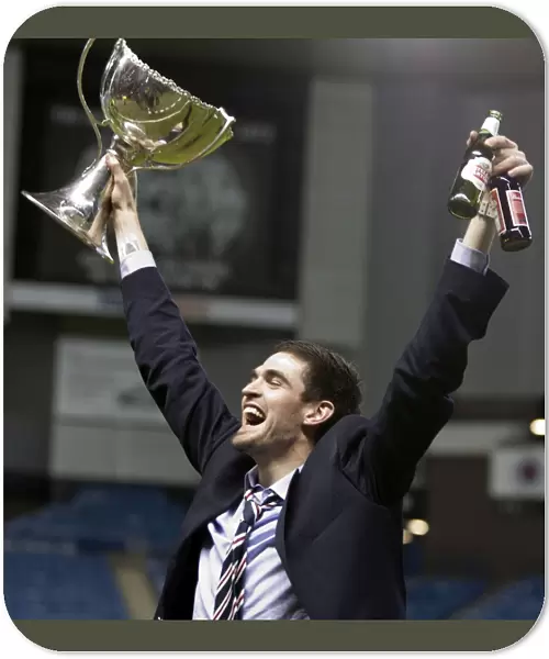 Rangers Football Club: Kyle Lafferty's Triumphant Co-operative Cup Return - Exclusive Images of His Celebration at Ibrox