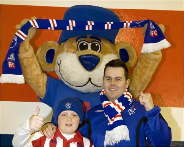 Rangers Lead 2-0: A Fun-Filled Family Day at Ibrox - Rangers vs. Dundee United
