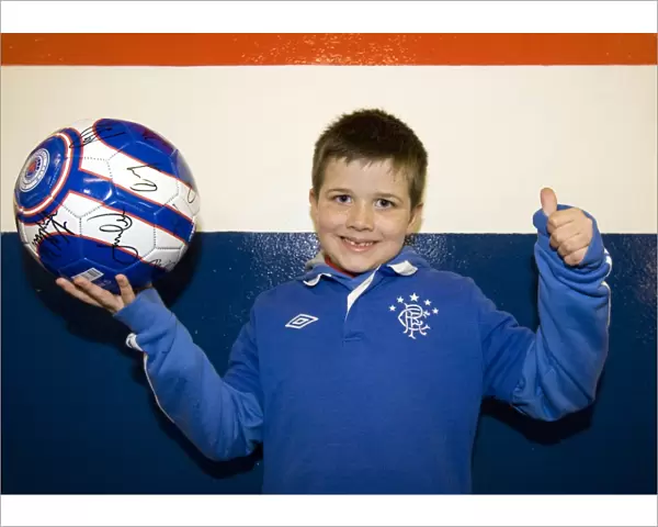 A Fun-Filled Family Day at Ibrox Stadium: Rangers 2-0 Dundee United