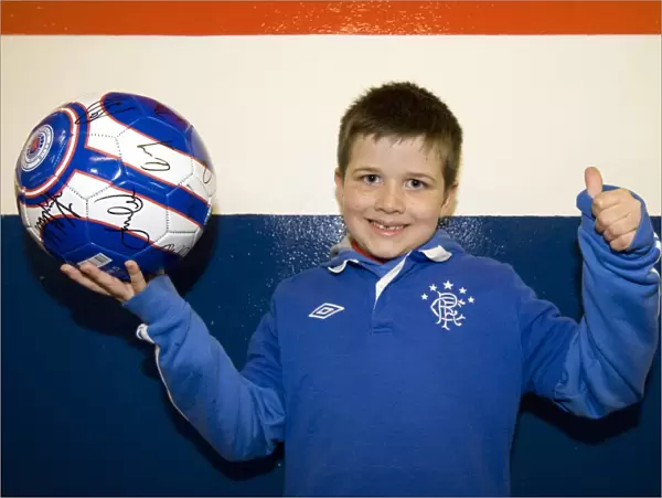A Fun-Filled Family Day at Ibrox Stadium: Rangers 2-0 Dundee United