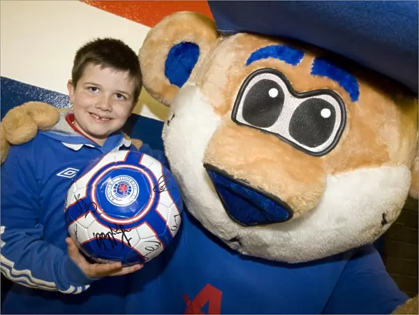 Family Fun at Ibrox: Rangers Take 2-0 Lead Against Dundee United