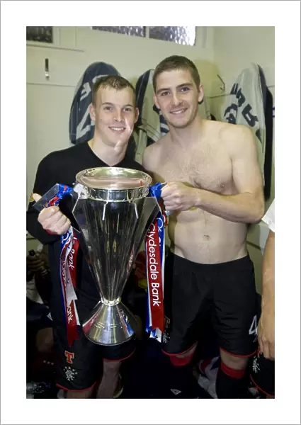 Rangers Football Club: Wylde and Hutton's Emotional Dressing Room Celebration - SPL Champions 2010-11