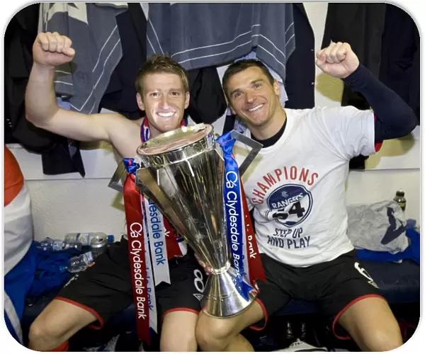 Rangers Football Club: Champions League Bound - Davis and McCulloch's Emotional Moment in the Dressing Room (Kilmarnock v Rangers, SPL 2010-11)