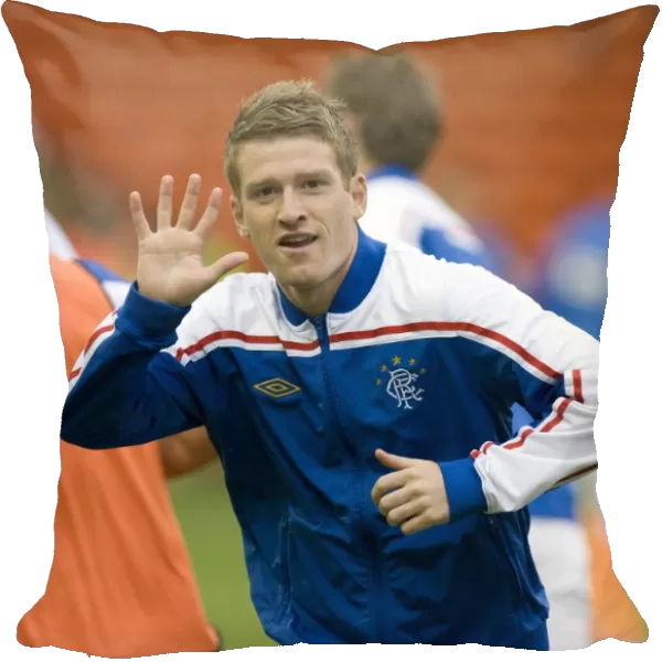 Rangers Football Club: Steven Davis Signs New Contract and Secures 2-0 Pre-Season Victory Against Blackpool