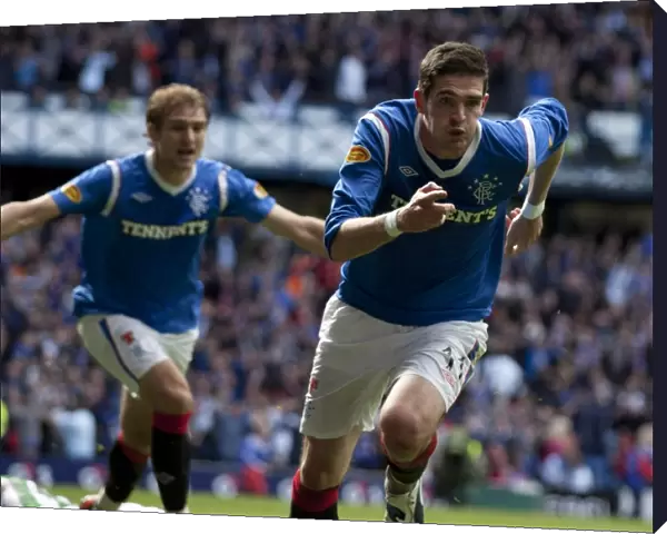 Rangers Kyle Lafferty Scores Dramatic Goal: 4-2 Victory Over Celtic at Ibrox