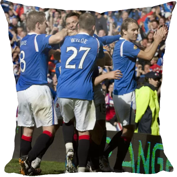 Steven Naismith's Thrilling Goal and Epic Celebration: Rangers 4-2 Celtic at Ibrox Stadium (Clydesdale Bank Scottish Premier League)