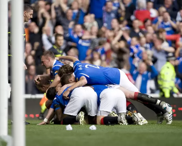 Rangers Celebrate Steven Naismith's Goal: 4-2 Win Over Celtic, Clydesdale Bank Scottish Premier League, Ibrox Stadium