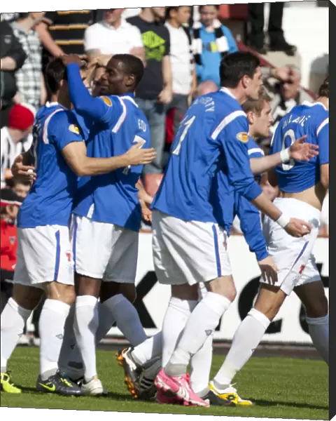 Rangers Carlos Bocanegra Scores First Goal in Dominant 4-0 Win Over Dunfermline Athletic