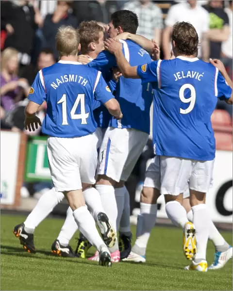 Rangers Carlos Bocanegra Leads Four-Goal Onslaught Against Dunfermline Athletic