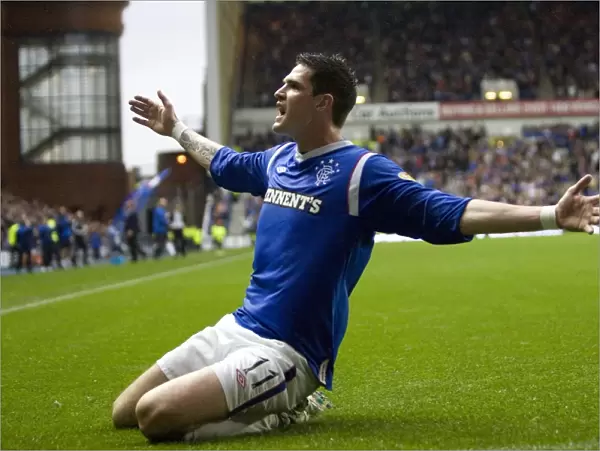 Rangers Kyle Lafferty Scores the Thrilling Winner: 1-0 Victory over Hibernian (Clydesdale Bank Scottish Premier League, Ibrox Stadium)