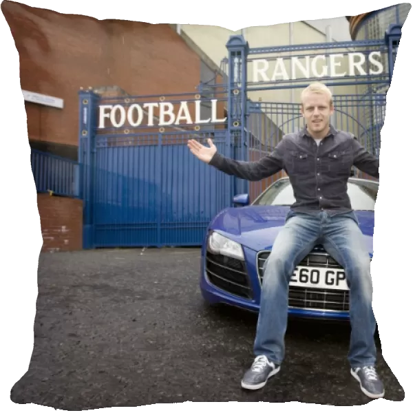 Steven Naismith's Exciting Audi R8 Test Drive at Ibrox Stadium