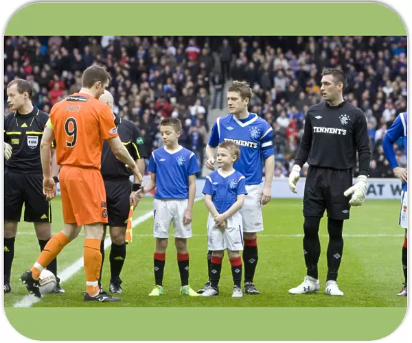 Rangers FC vs Dundee United: Stevens Davis Overshadowed by Mascots as Dundee United Takes 2-0 Lead at Ibrox Stadium