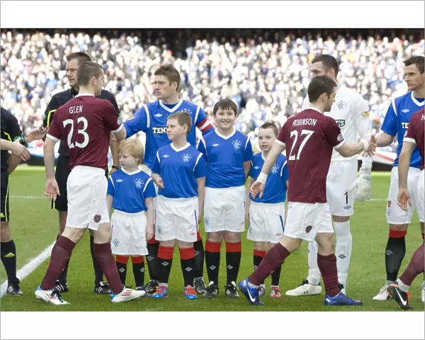 Rangers vs. Heart of Midlothian: Steven Davis and the Mascots - A 2-1 Defeat at Ibrox Stadium