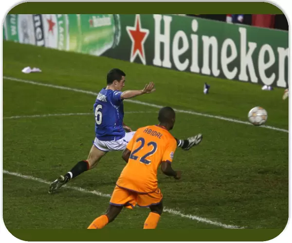 Barry Ferguson's Missed Connection: Rangers vs. Barcelona, Champions League Group E, Ibrox - Rangers Star's Crucial Cross Goes Awry (No Credits)