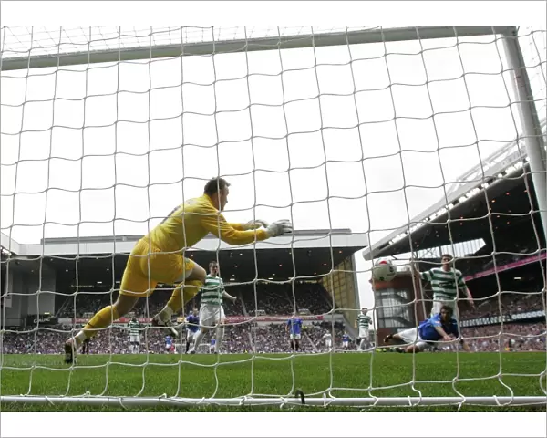 Rangers Glory: Boruc's Defiance as Novo Scores the Opener in Rangers 3-0 Triumph over Celtic (Clydesdale Bank Premier League, Ibrox)