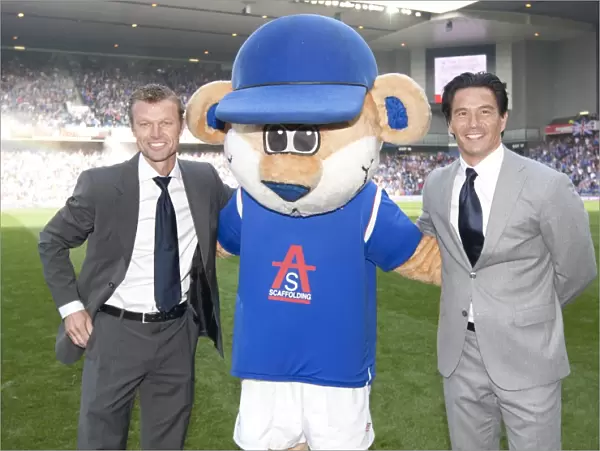 Thrilling Half Time: Rangers Lead 3-2 over Celtic - Numan, Broxi Bear, and Mols Electric Moment at Ibrox Stadium
