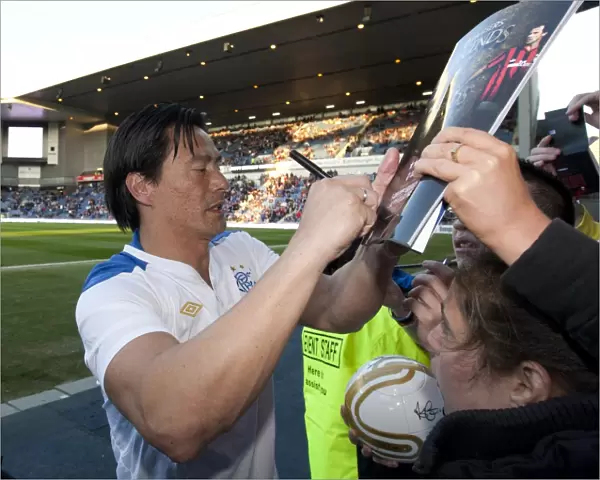 Rangers Legends vs AC Milan Glorie: A Special Michael Mols Autograph Session at Ibrox Stadium - Michael Mols Connects with Fans after Rangers 1-0 AC Milan Victory