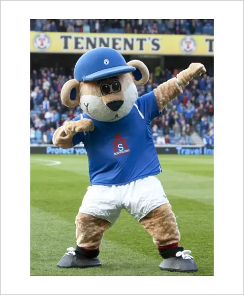 Unstoppable Broxi Bear: Rangers 5-0 Rampage Against Dundee United at Ibrox Stadium (Scottish Premier League)
