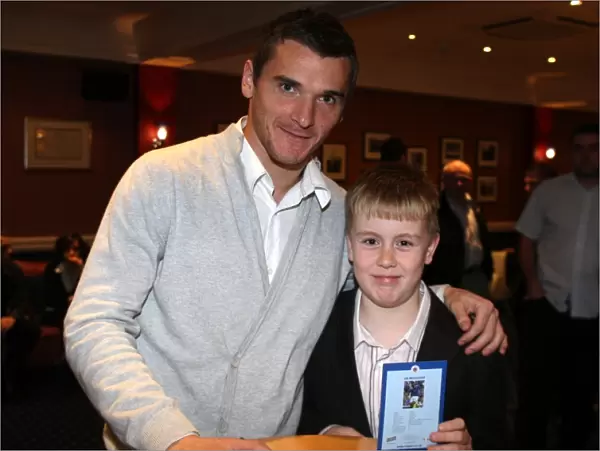 Rangers Football Club: Lee McCulloch's Emotional Reunion with Fans After Triumphant 2-0 Win