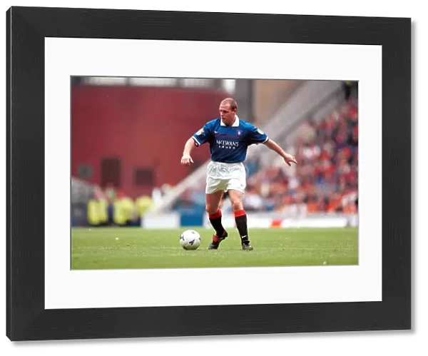 Rangers vs Dundee United: A Classic Scottish Premier League Clash at Ibrox - Paul Gascoigne's Legendary Performance