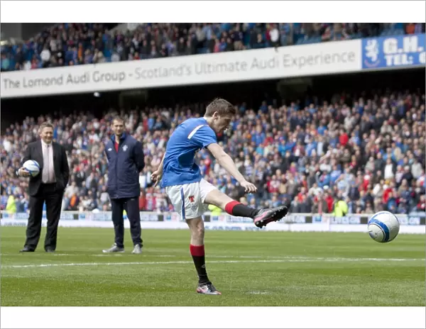 Thrilling Penalty Showdown at Ibrox: Rangers vs Motherwell - Clydesdale Bank Scottish Premier League