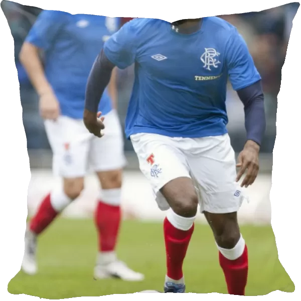 Maurice Edu Scores the Second Goal: Rangers Lead 2-0 against Linfield at Windsor Park