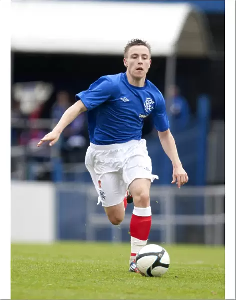 Barrie McKay Scores the Second: Rangers 2-0 Victory over Linfield at Windsor Park