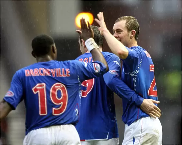 Rangers: Whittaker and Teammates Celebrate Glory after 4-0 Victory over St. Mirren