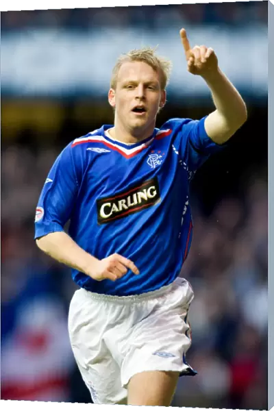 Steven Naismith Scores the Stunner: Rangers 2-0 Dundee United, Clydesdale Bank Scottish Premier League, Ibrox