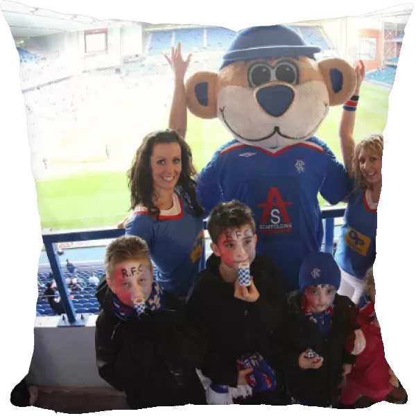 Rangers vs Gretna: Thrilling 4-2 Victory at Ibrox Family Fun Day, Clydesdale Bank Premier League
