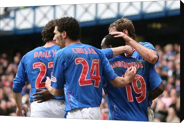 Rangers: Darcheville Scores the Game-Winning Goal Against Hibernian at Ibrox - 2-1 Victory