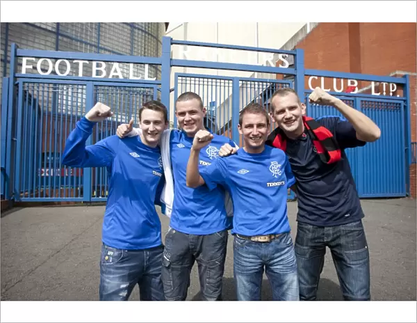 Rangers FC: Thrilling Pre-Kickoff Atmosphere at Ibrox - Rangers vs East Stirlingshire (3-1 Win)
