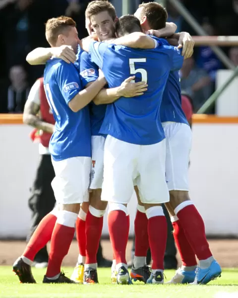 Andy Little's Thrilling Goal: A Hard-Fought 1-1 Draw for Rangers at Berwick Rangers Shielfield Park (Irn Bru Third Division)