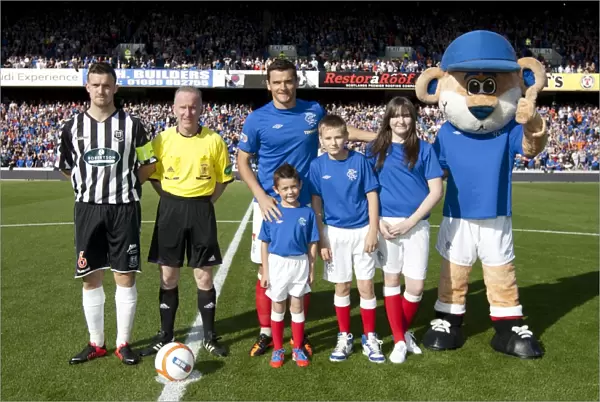 Rangers Triumph: Lee McCulloch and Mascots Celebrate Epic 5-1 Victory over Elgin City at Ibrox Stadium