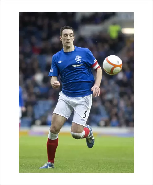 Thrilling 1-1 Stalemate at Ibrox: Lee Wallace Saves the Day for Rangers