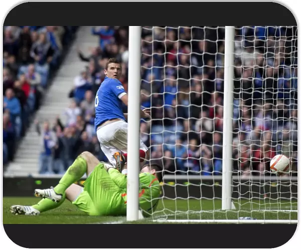 Rangers Lee McCulloch Celebrates Glory: Unforgettable Moment as Rangers Lead 2-0 Against Clyde at Ibrox Stadium